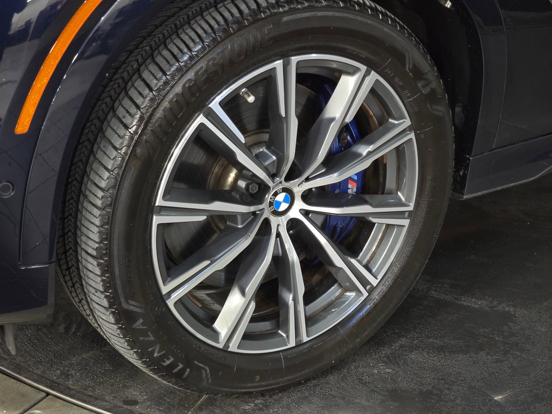 Used 2023 BMW X6 M50i w/ Parking Assistance Package image 19