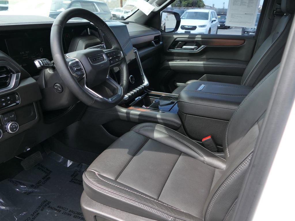 Used 2025 GMC Yukon XL Denali RWD image 11