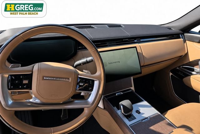 Used 2025 Land Rover Range Rover SE AWD/4WD image 18