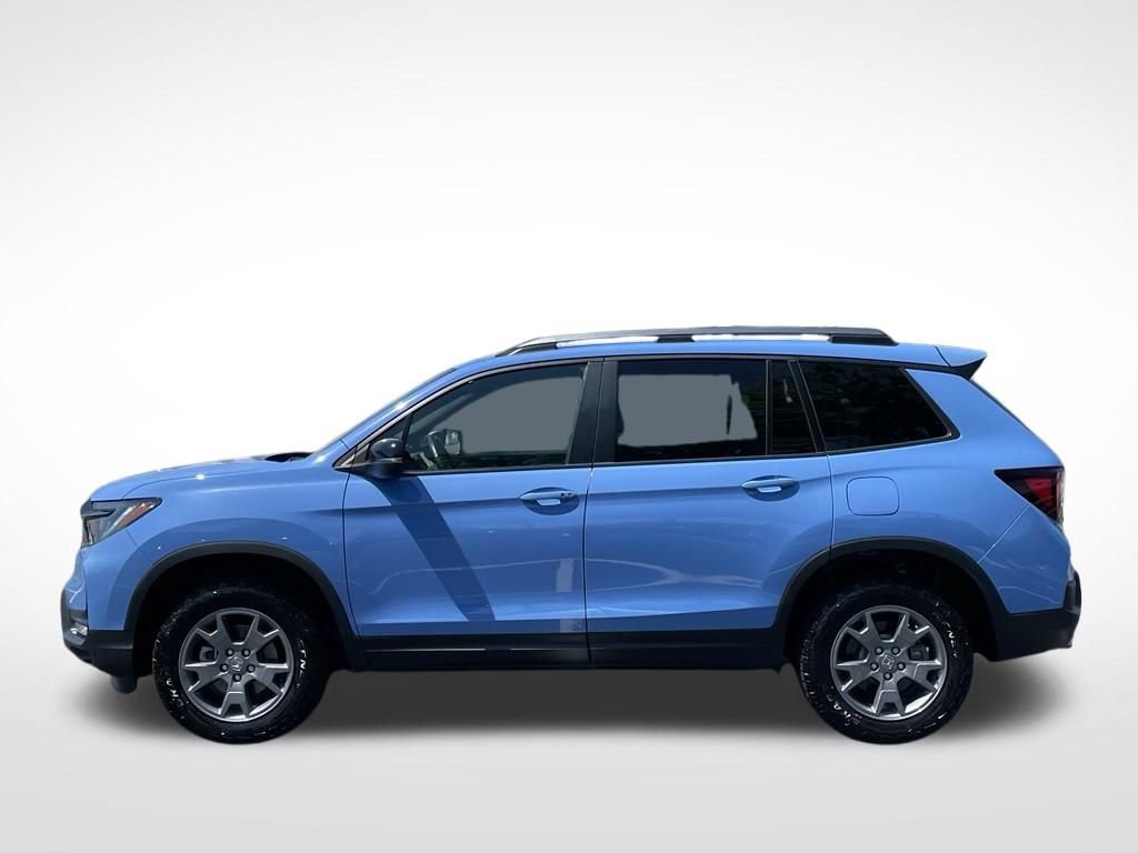 Certified 2025 Honda Passport TrailSport image 2