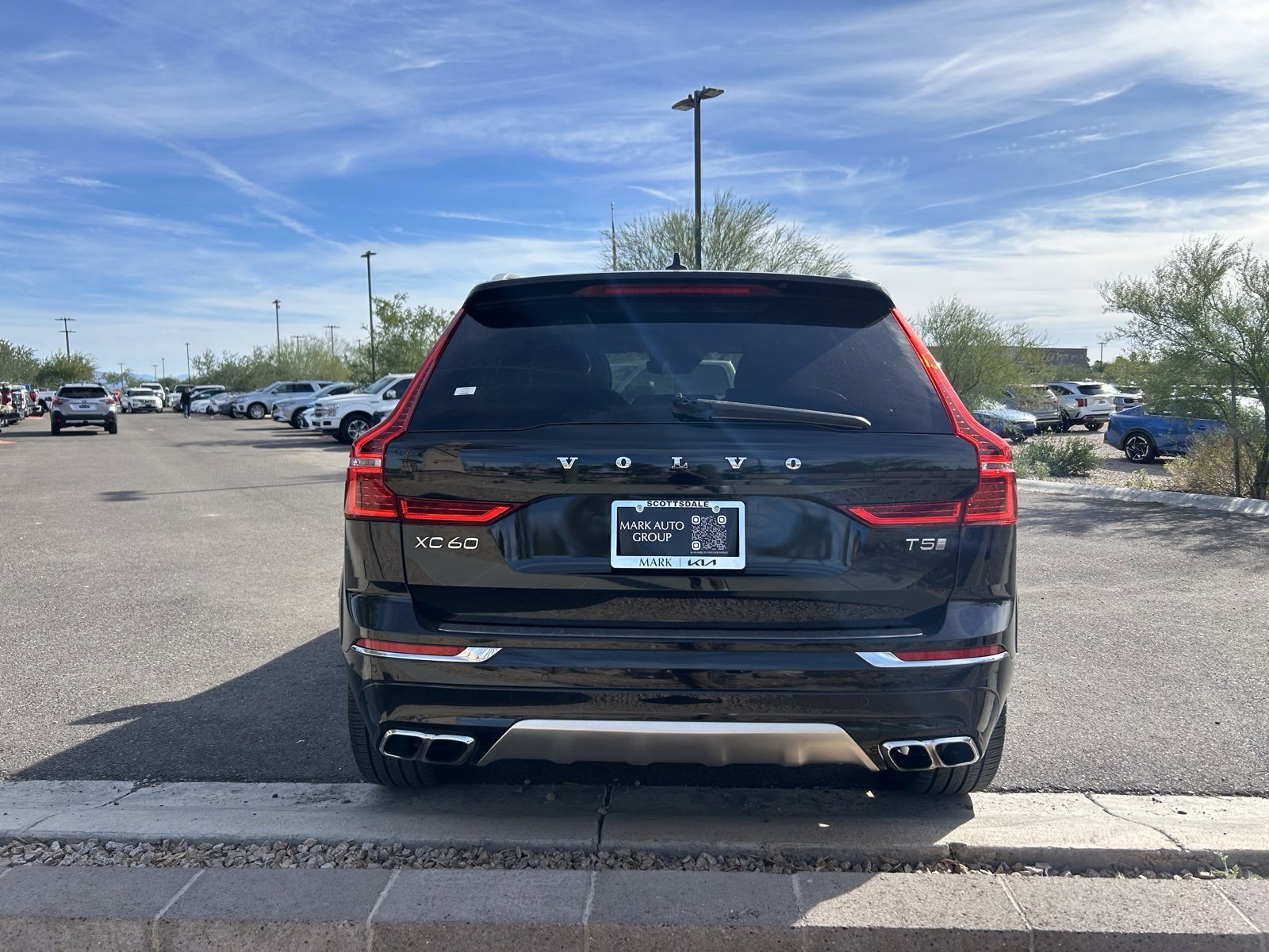 Used 2019 Volvo XC60 T5 Inscription image 4