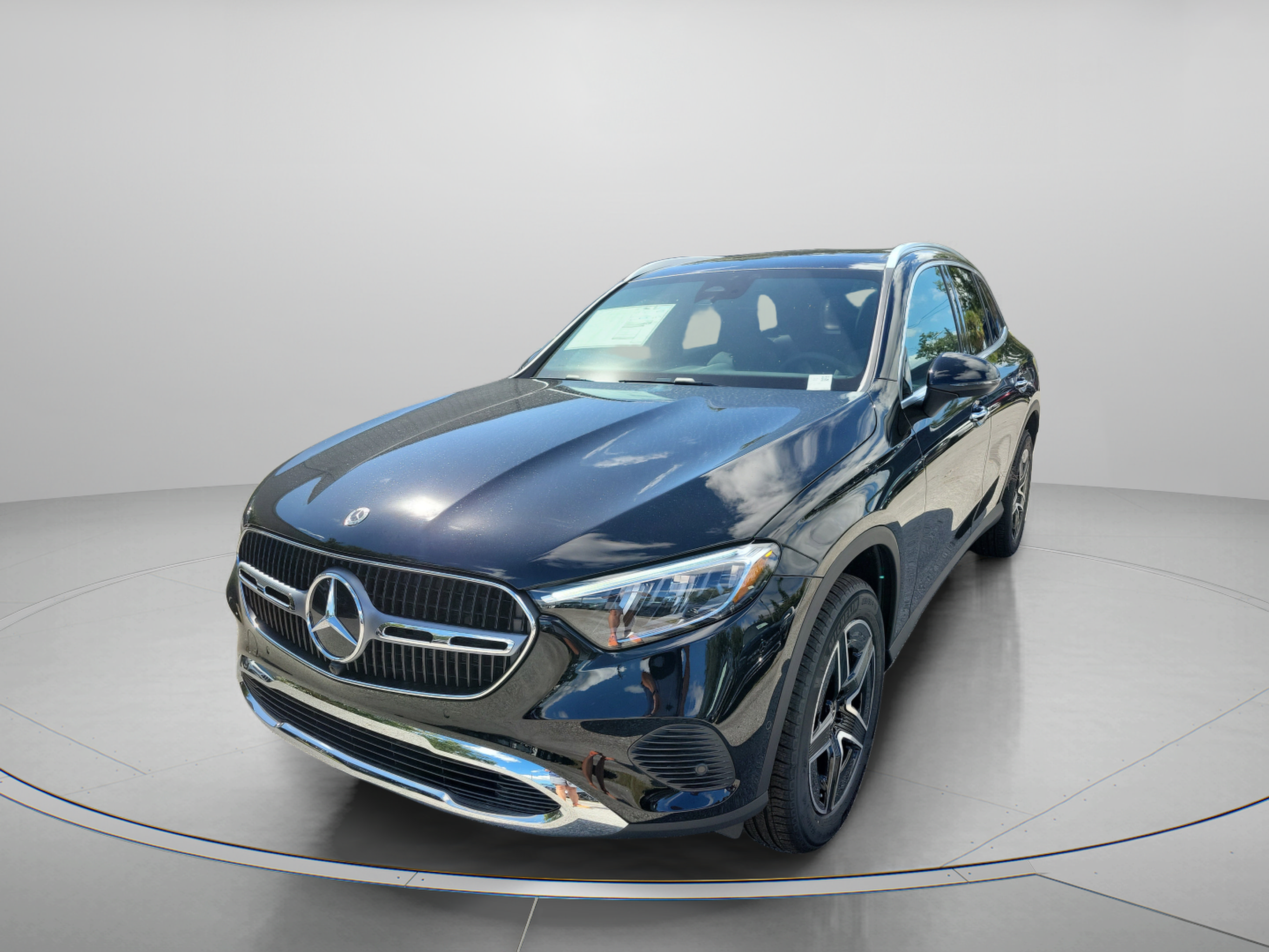 Certified 2026 Mercedes-Benz GLC 300 4MATIC image 2