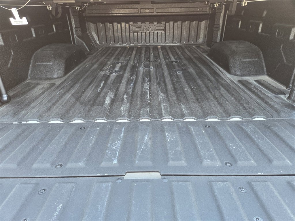 Used 2025 GMC Sierra 2500 AT4X image 32