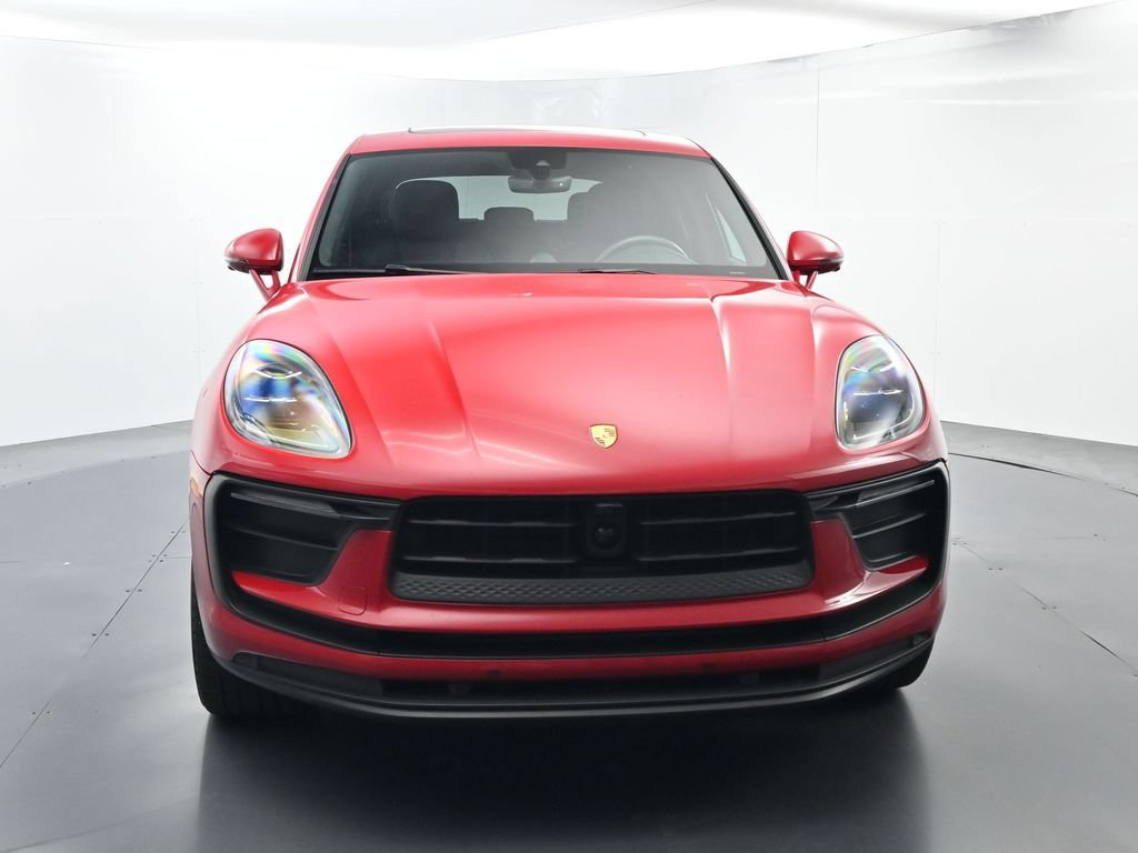 Certified 2025 Porsche Macan AWD/4WD image 17