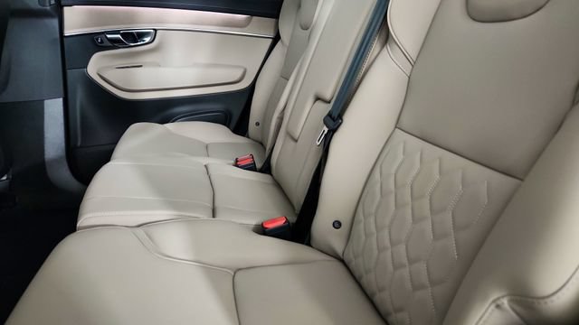 New 2026 Volvo XC90 B5 Plus w/ Protection Package Premier AWD/4WD image 28