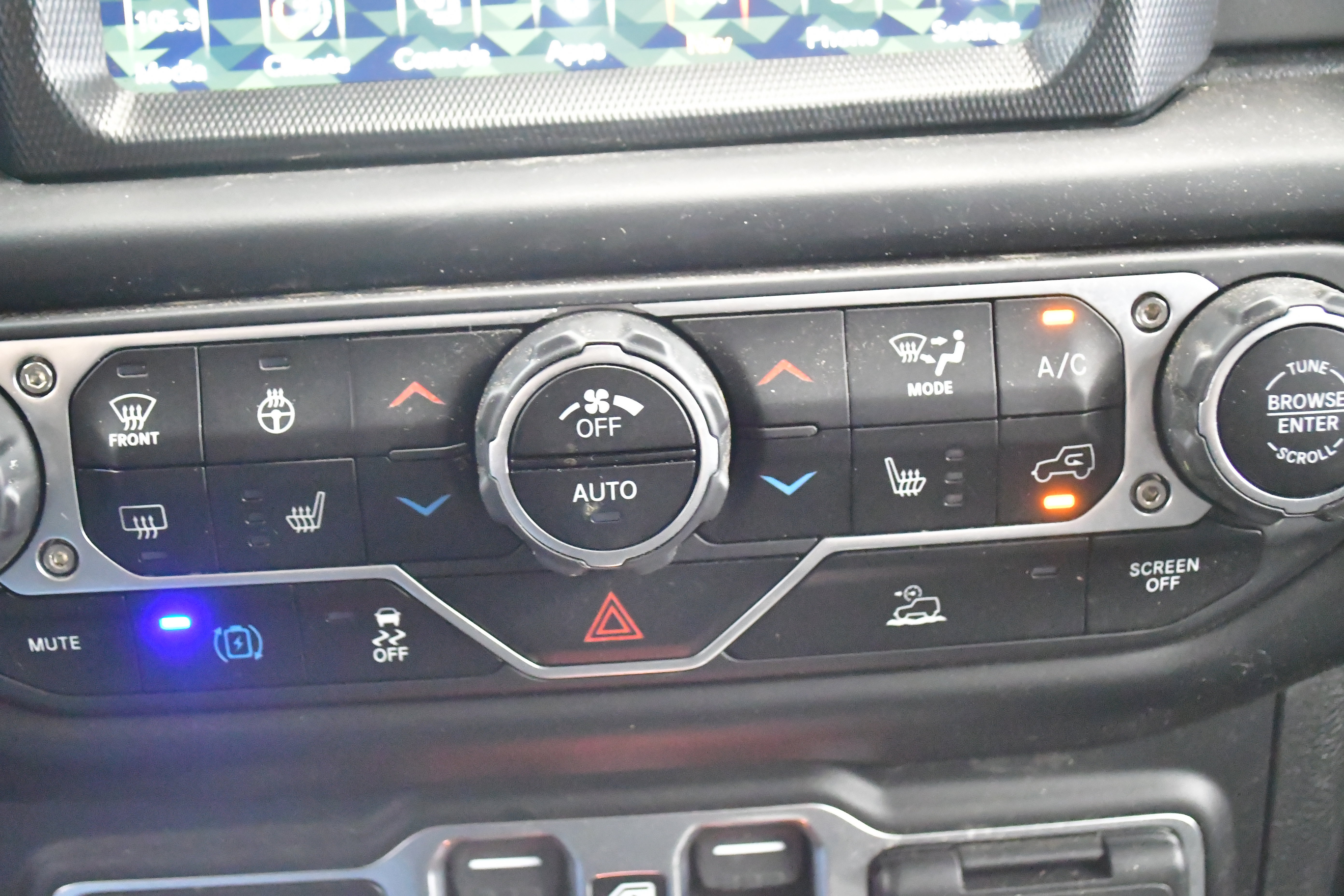 Used 2023 Jeep Wrangler Unlimited Rubicon 4xe w/ Cold Weather Group AWD/4WD image 26