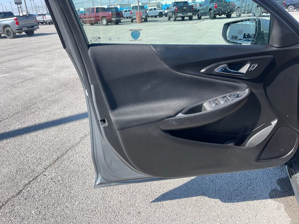 Used 2025 Chevrolet Malibu RS image 14