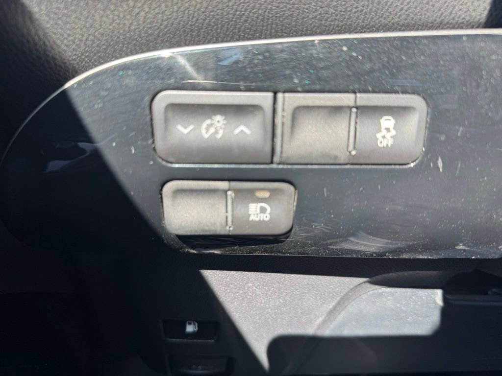 Used 2017 Toyota Prius One FWD image 26