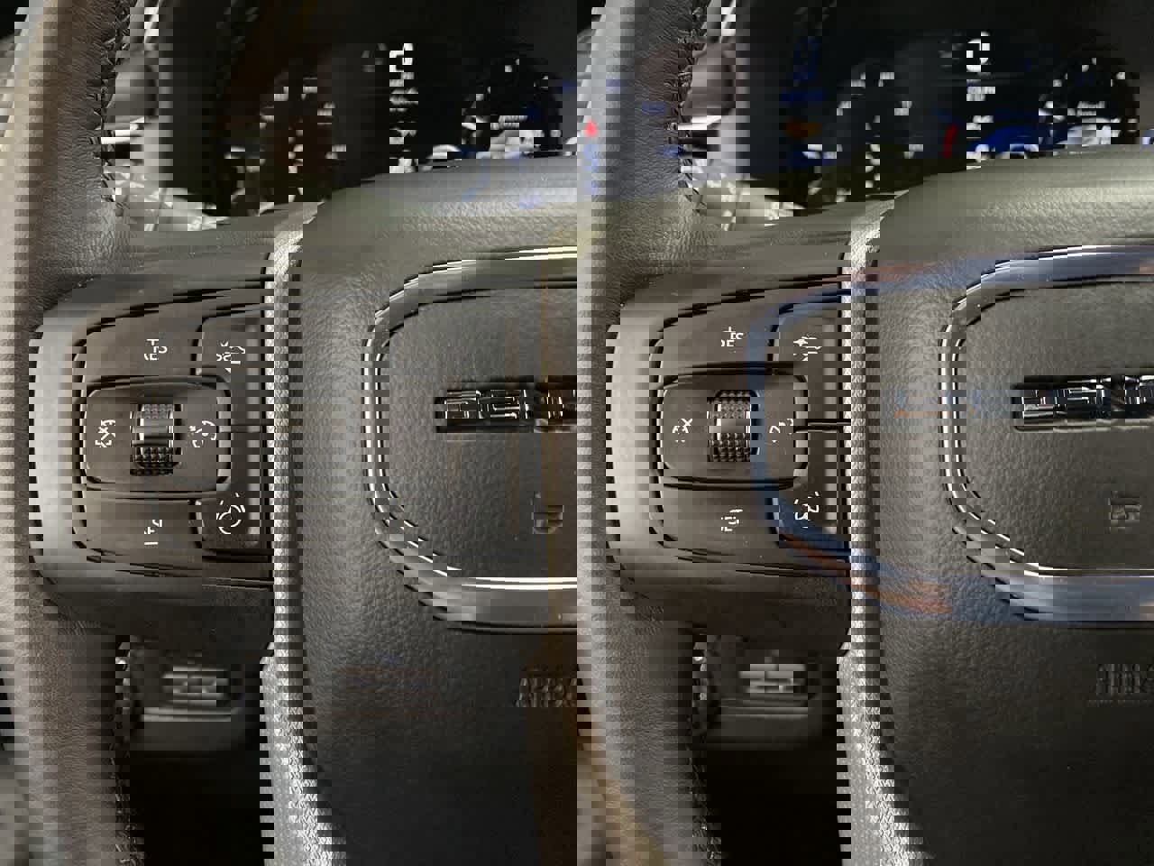 Used 2024 GMC Yukon Denali w/ Advanced Technology Package image 20