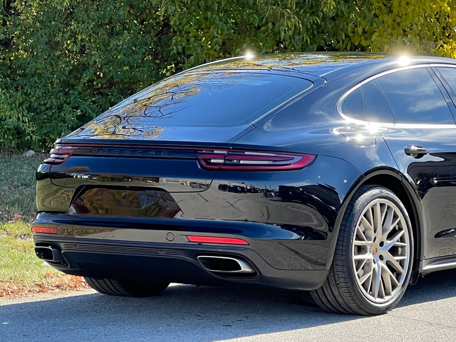 Certified 2020 Porsche Panamera Edition image 7