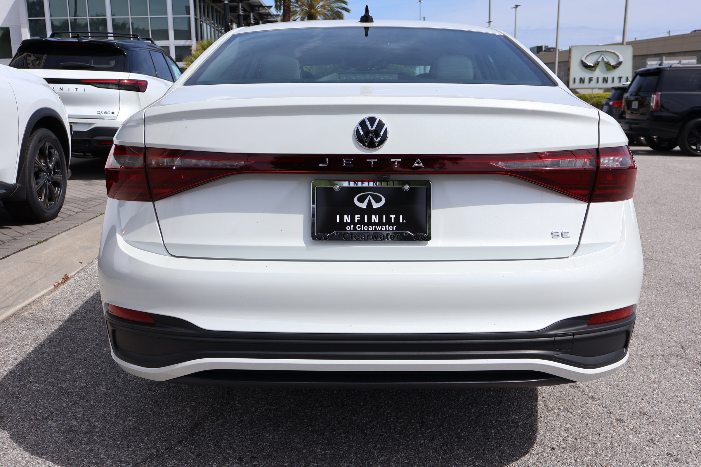 Used 2025 Volkswagen Jetta SE w/ Sunroof Package image 8