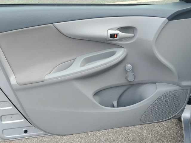 Used 2009 Toyota Corolla FWD image 5