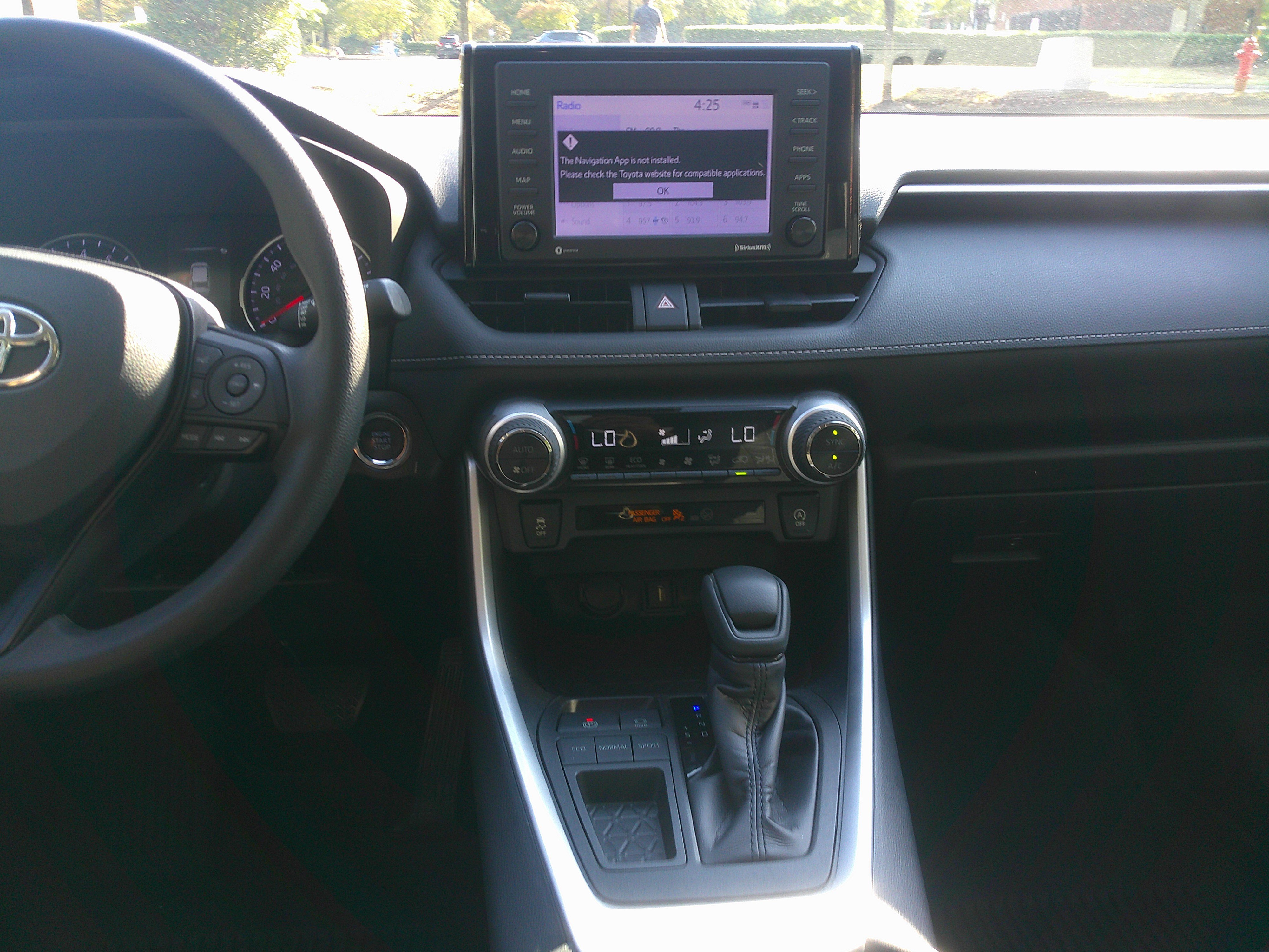 Used 2022 Toyota RAV4 XLE image 32