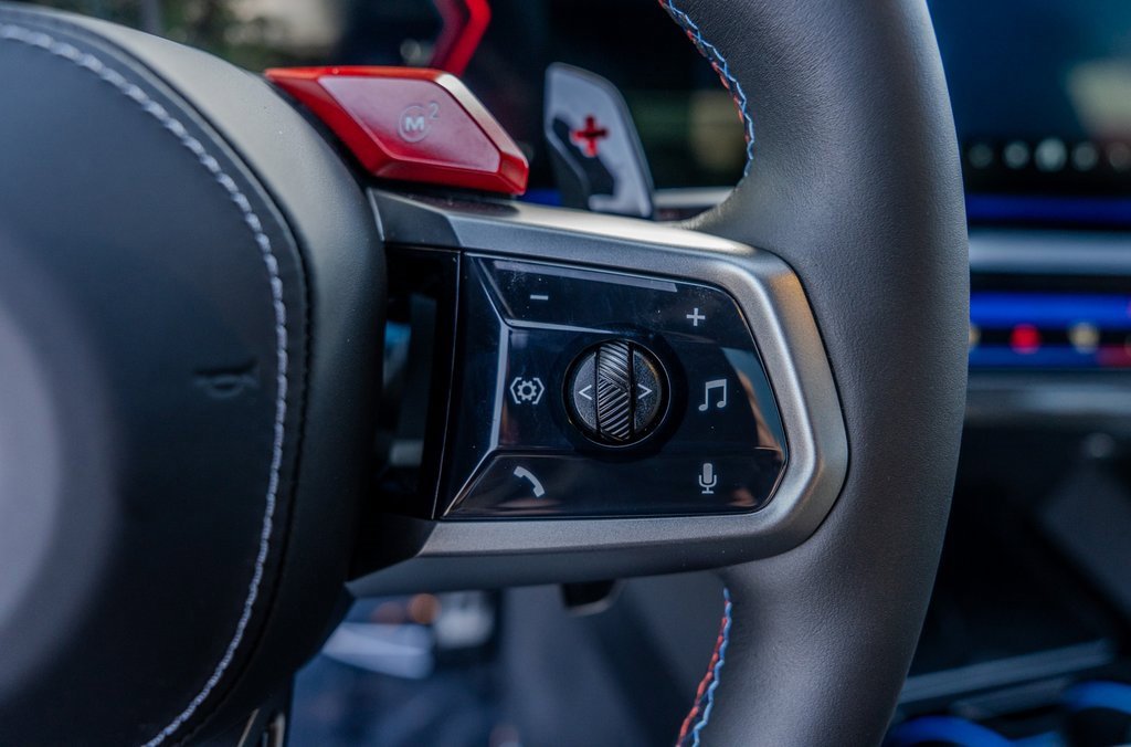 Used 2026 BMW M5 w/ Executive Package image 7