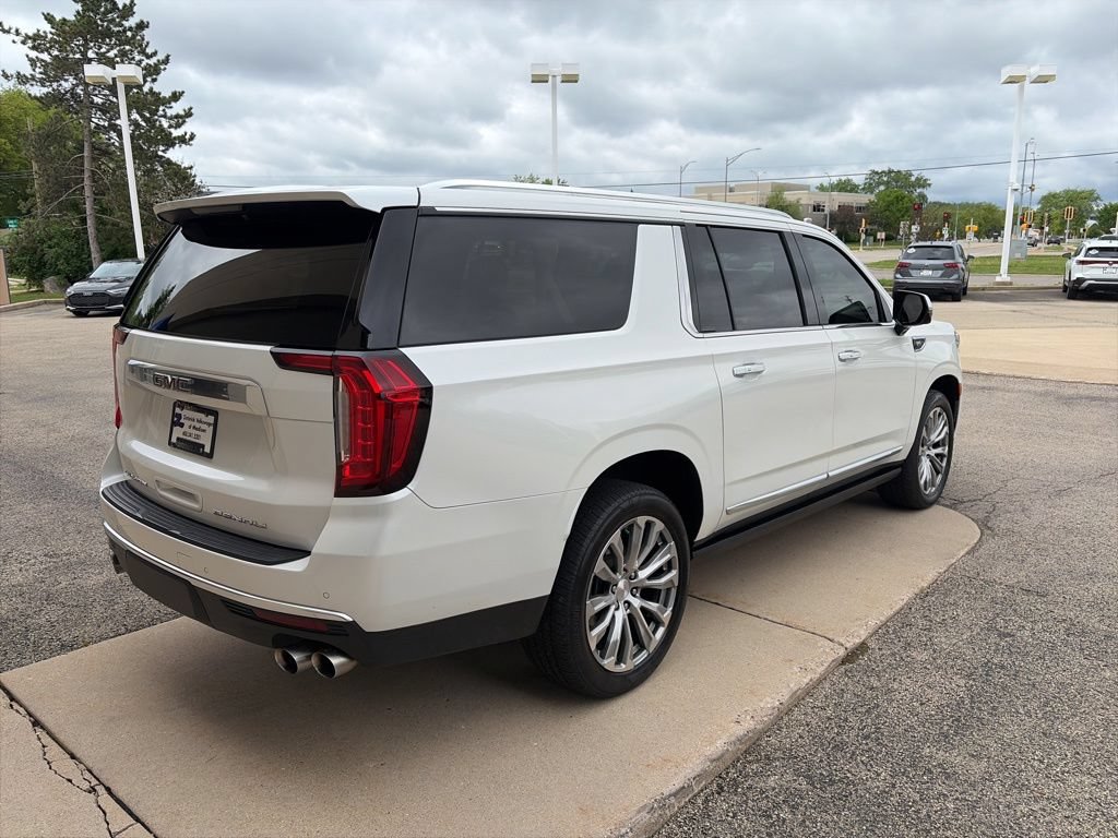 Used 2021 GMC Yukon XL Denali w/ Denali Ultimate Package AWD/4WD image 8