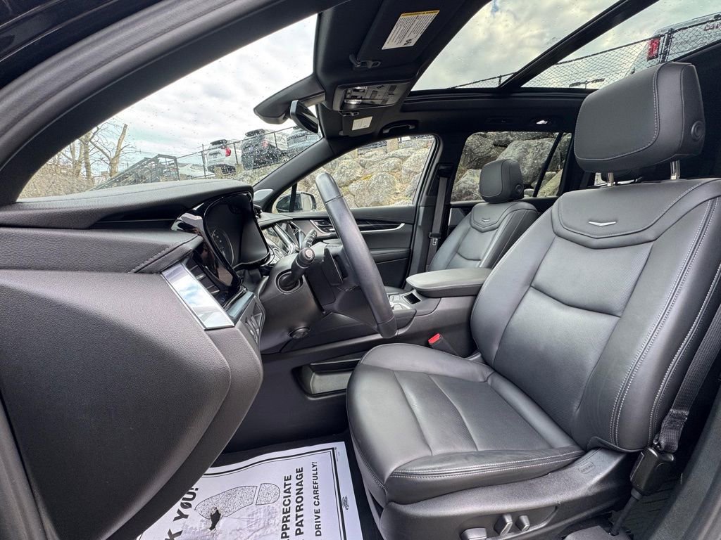 Used 2024 Cadillac XT6 Premium Luxury AWD/4WD image 13