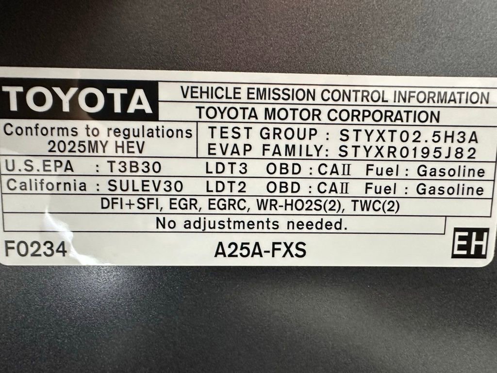 Used 2025 Toyota Sienna LE image 72