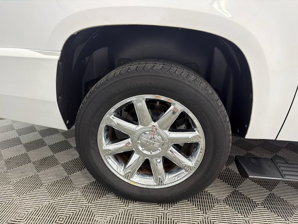 Used 2012 GMC Yukon XL Denali AWD/4WD image 18