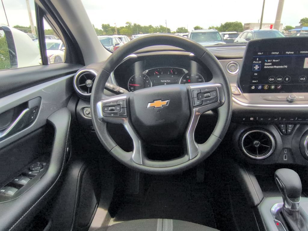 Used 2025 Chevrolet Blazer LT FWD image 22