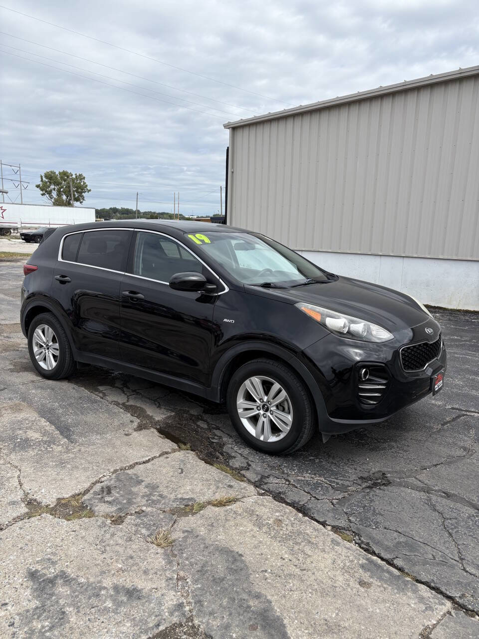 Used 2019 Kia Sportage LX image 2