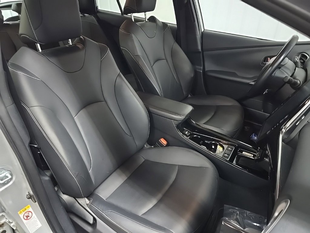 Used 2022 Toyota Prius Prime XLE image 14