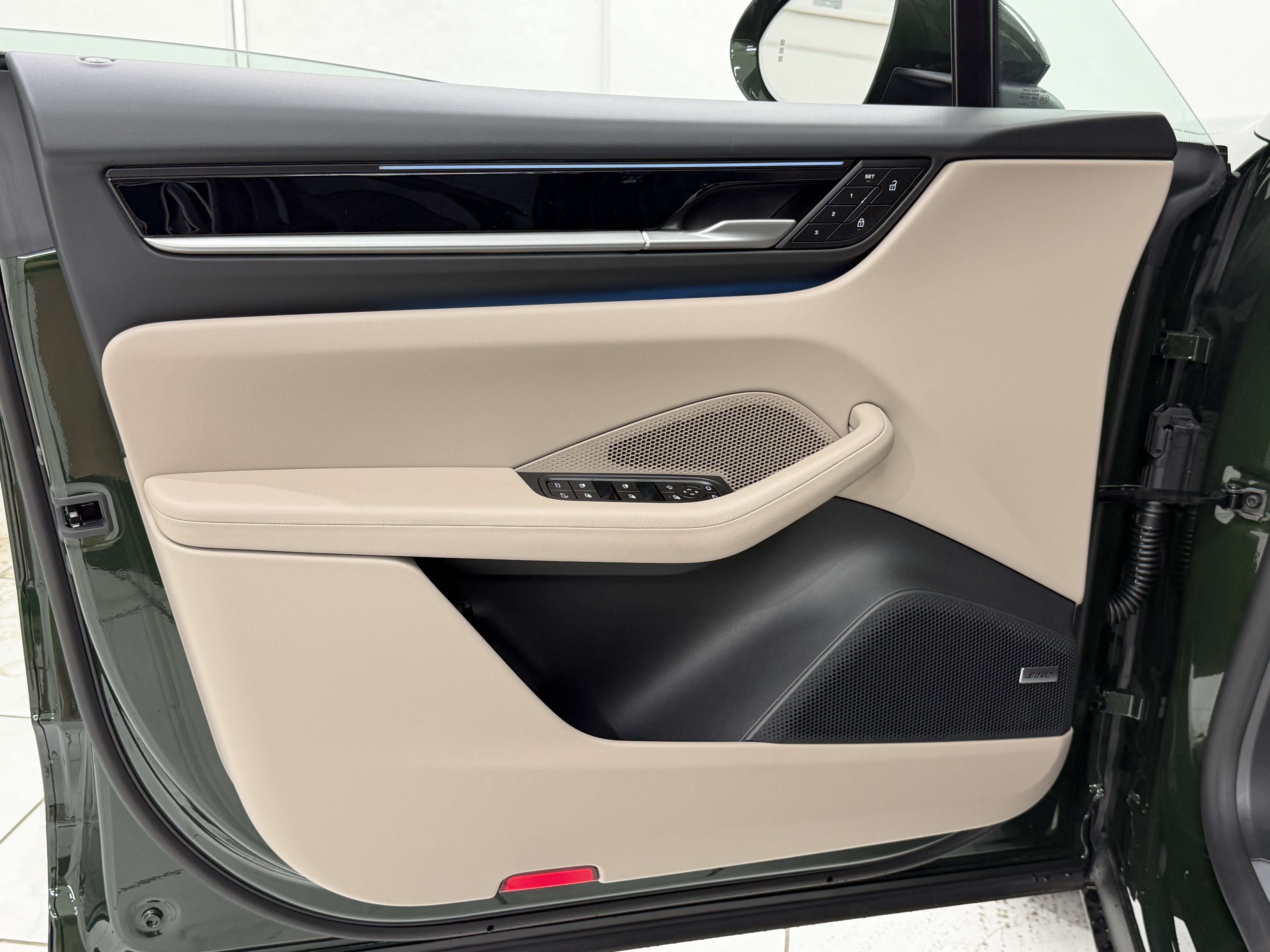 New 2026 Porsche Macan 4 Electric AWD/4WD image 27