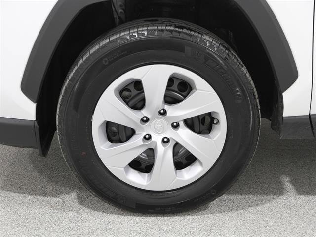 Used 2024 Toyota RAV4 LE image 22