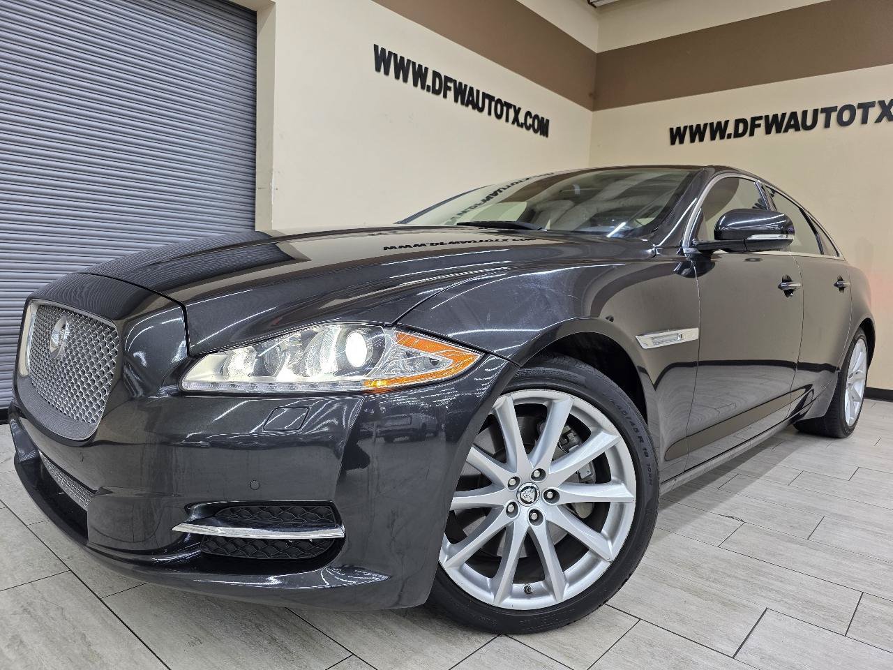 Used 2012 Jaguar XJ RWD image 1