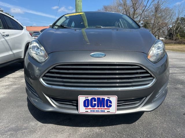 Used 2014 Ford Fiesta SE image 2