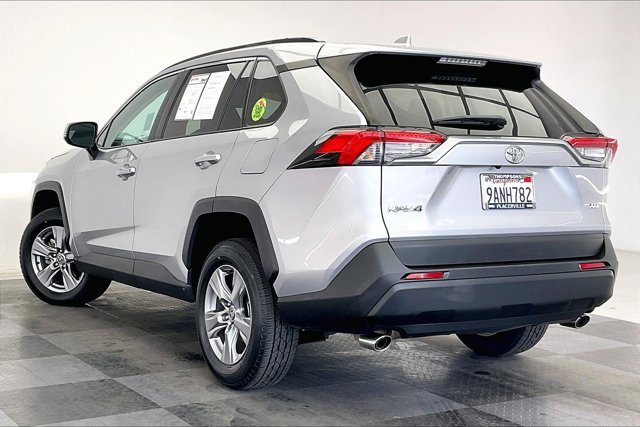 Used 2022 Toyota RAV4 XLE image 10