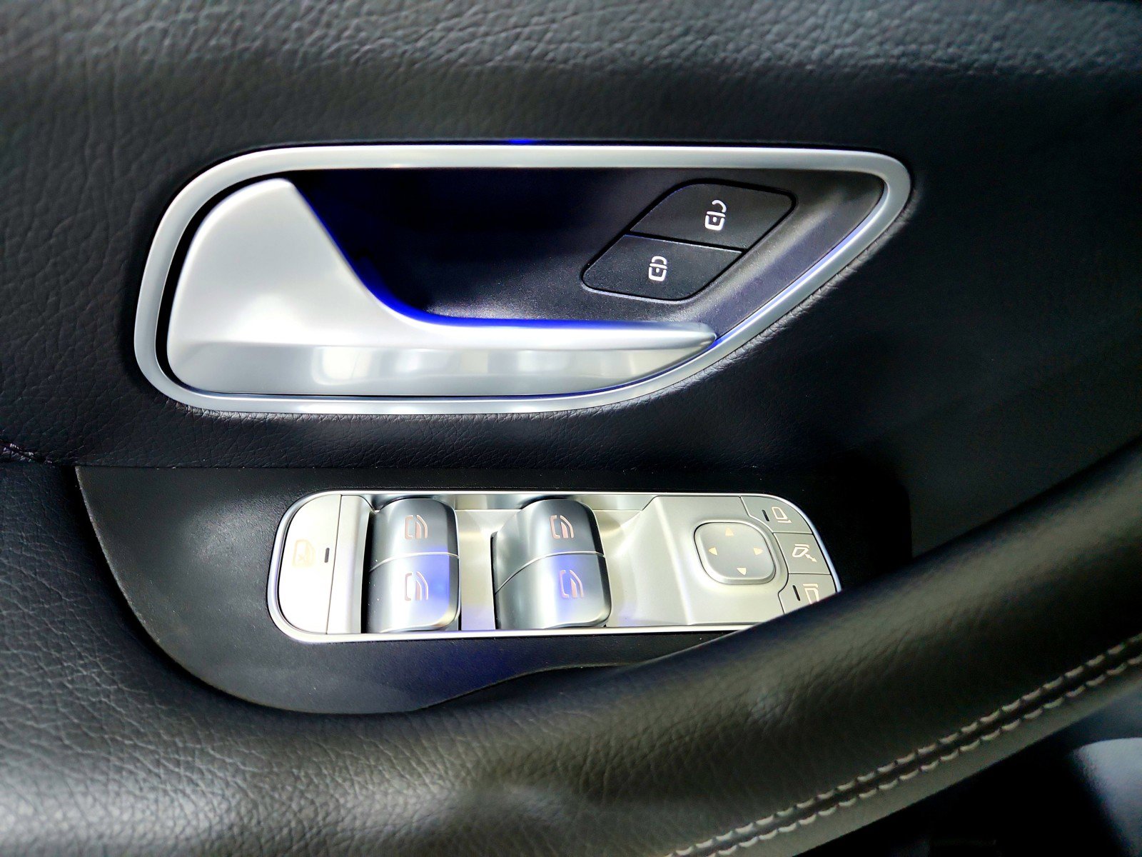 Certified 2025 Mercedes-Benz GLE 450e 4MATIC image 21