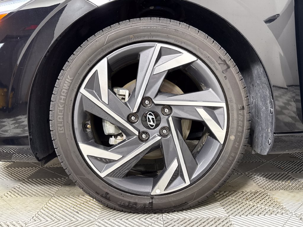 Used 2025 Hyundai Elantra Sport FWD image 24