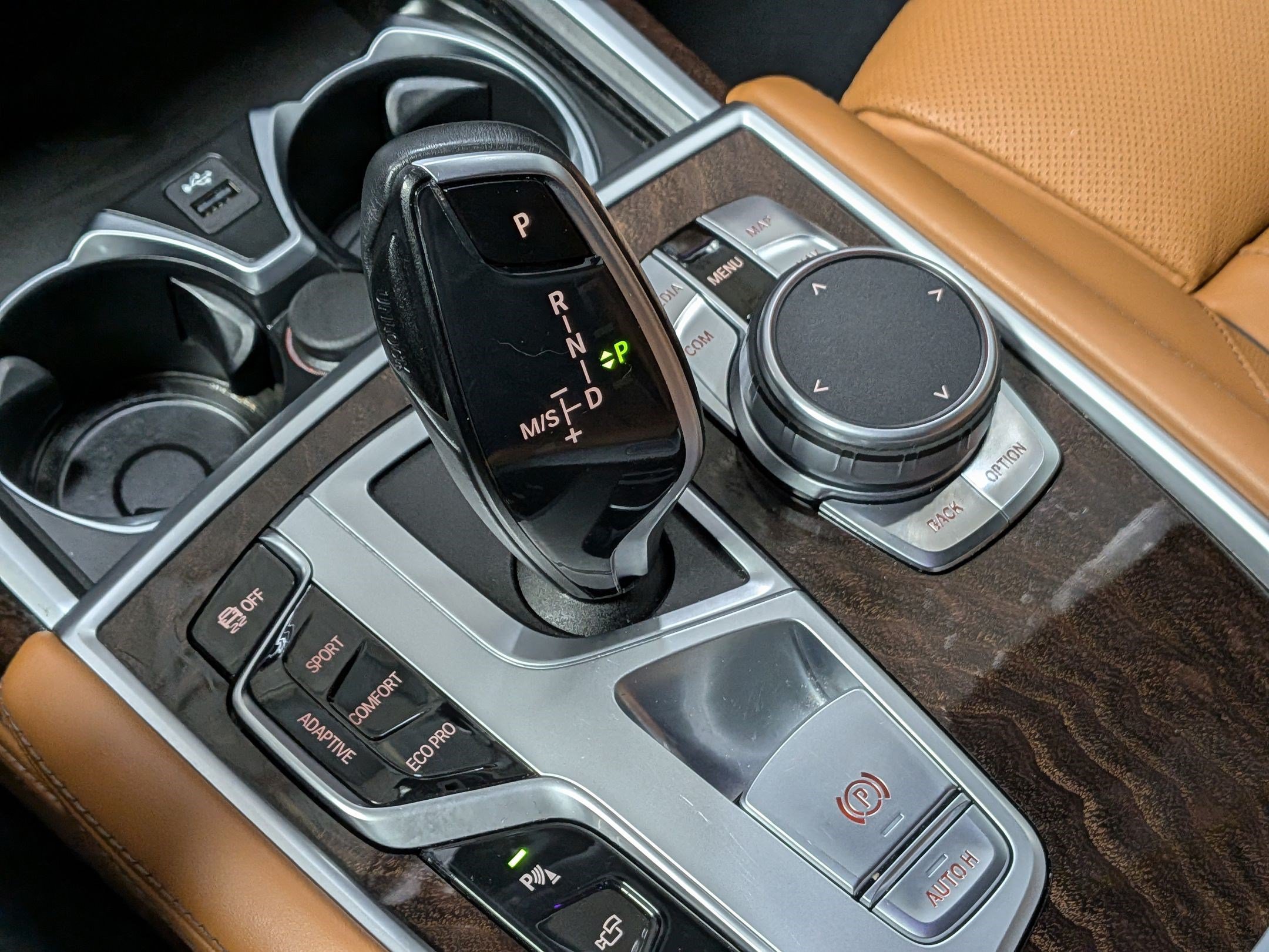 Used 2020 BMW 750i xDrive w/ Interior Design Package AWD/4WD image 29
