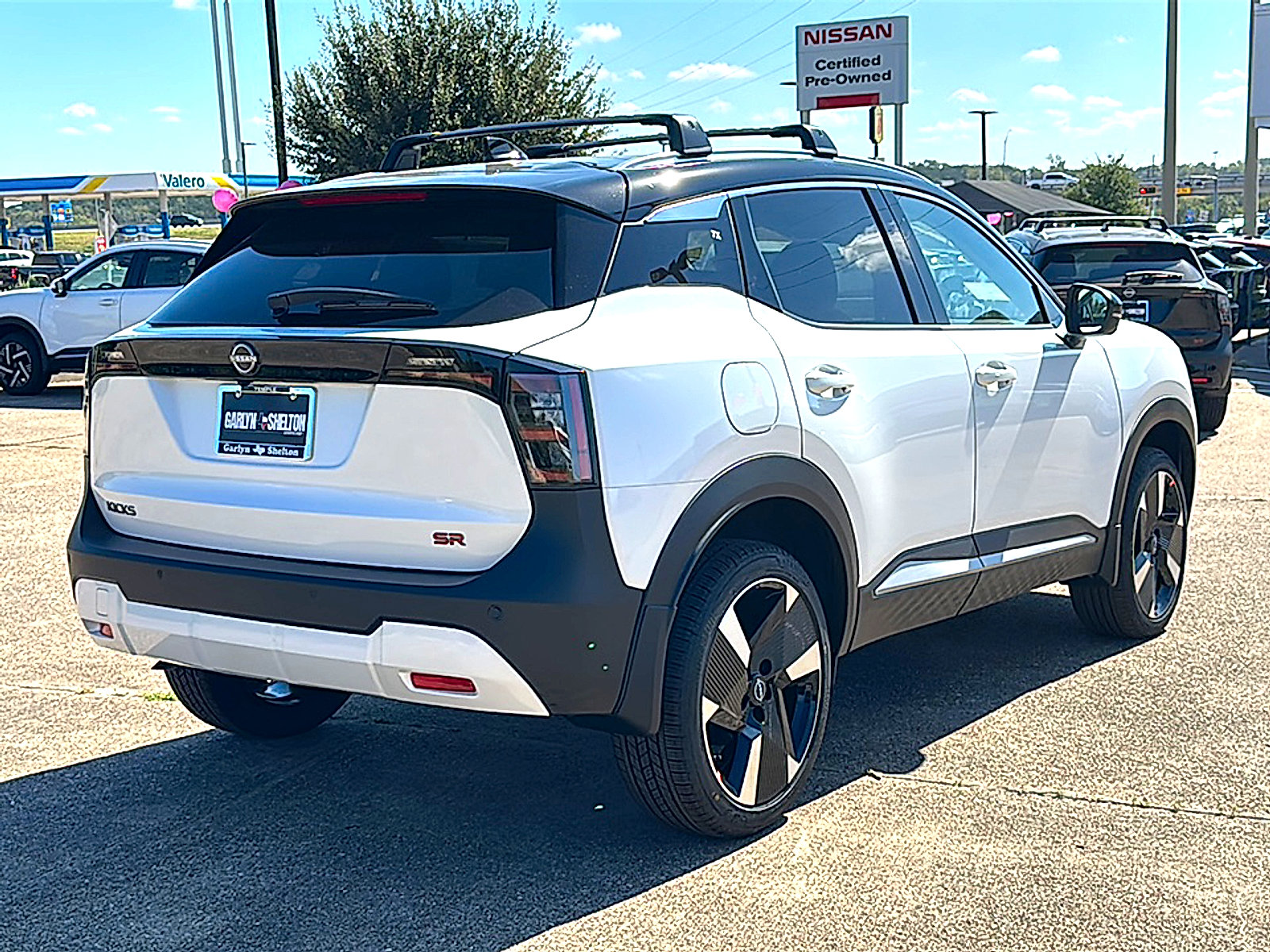 New 2026 Nissan Kicks SR image 8