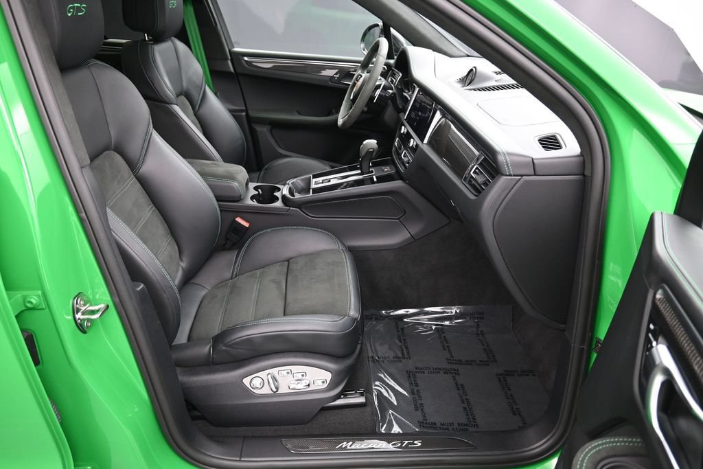 Certified 2023 Porsche Macan GTS AWD/4WD image 31