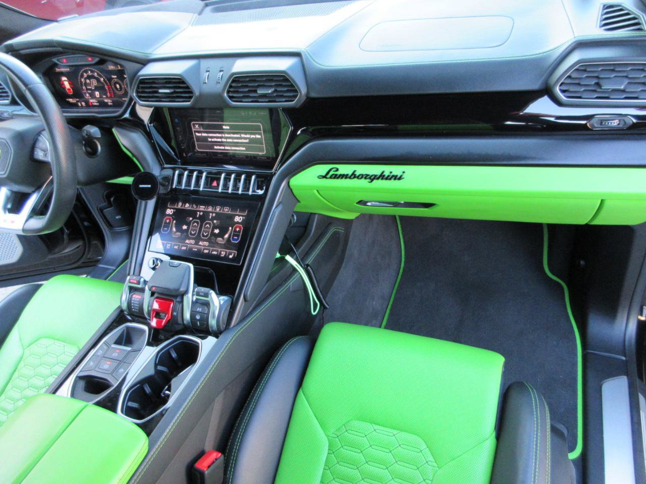 Used 2022 Lamborghini Urus image 35