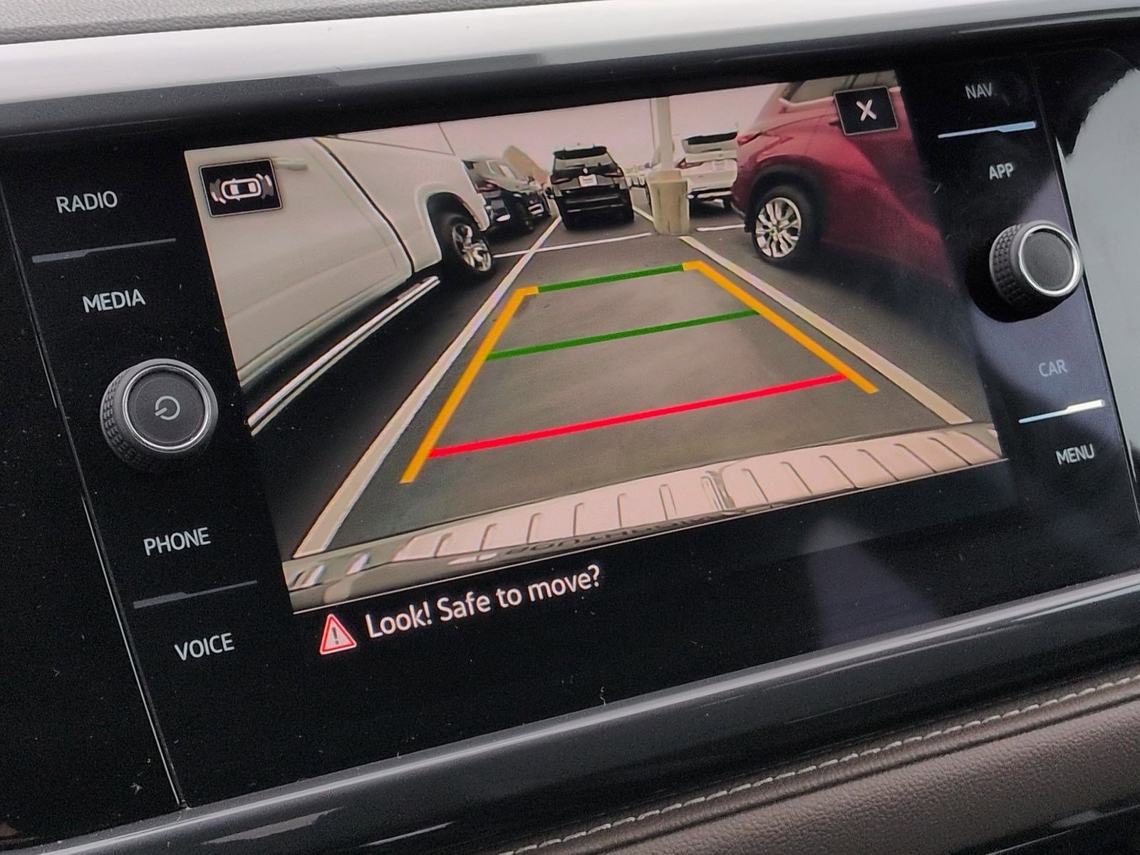 Used 2022 Volkswagen Taos SEL image 25