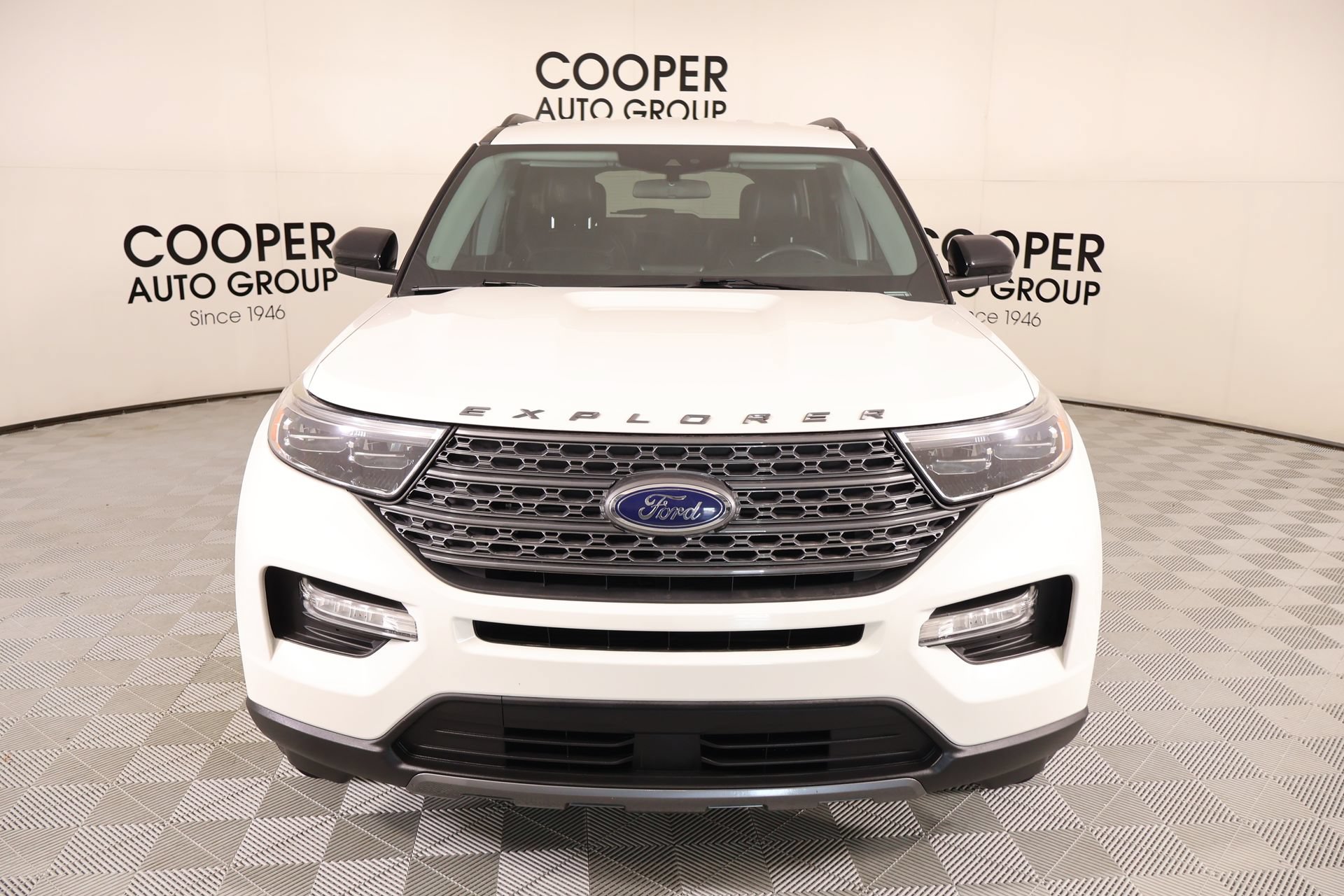 Used 2023 Ford Explorer XLT w/ Equipment Group 202A AWD/4WD image 10