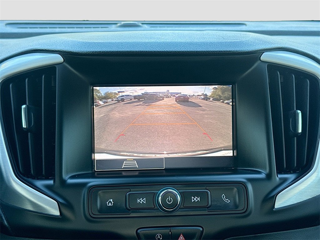 Used 2024 GMC Terrain SLE w/ Driver Convenience Package image 13