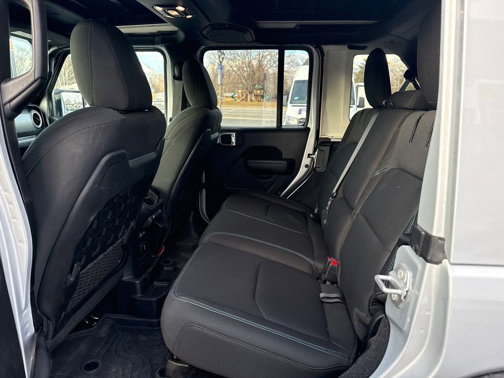 Used 2023 Jeep Wrangler Unlimited Rubicon 4xe image 10