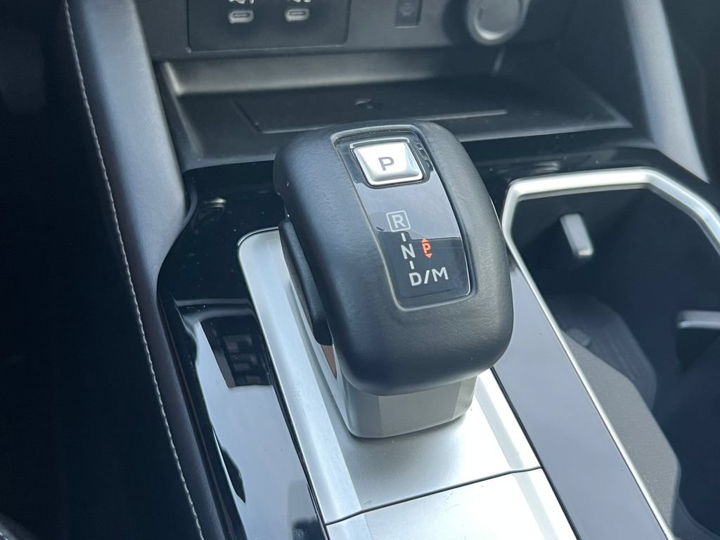 Used 2025 Mitsubishi Outlander SE AWD/4WD image 32