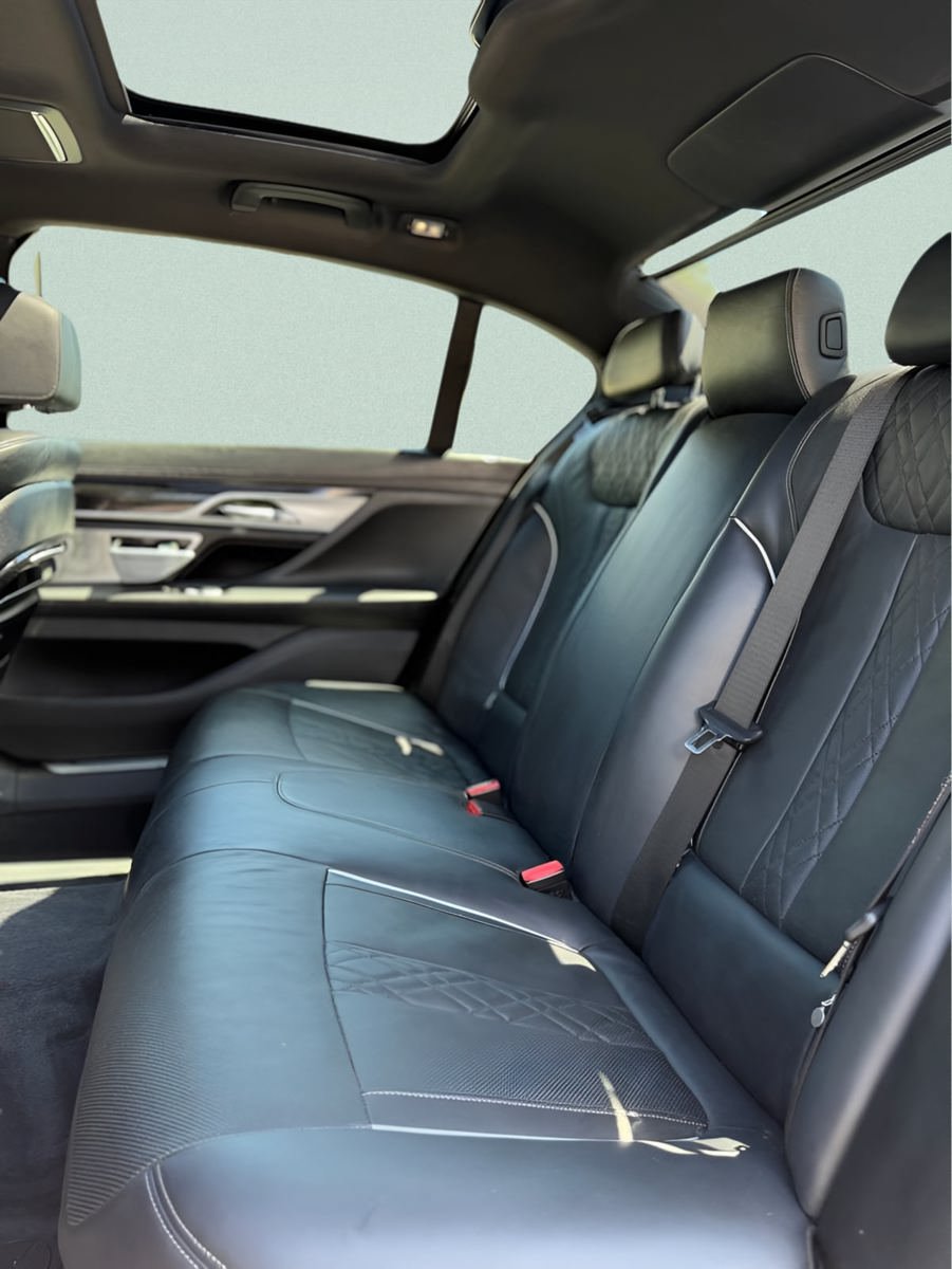 Used 2019 BMW 750i xDrive w/ Executive Package AWD/4WD image 13