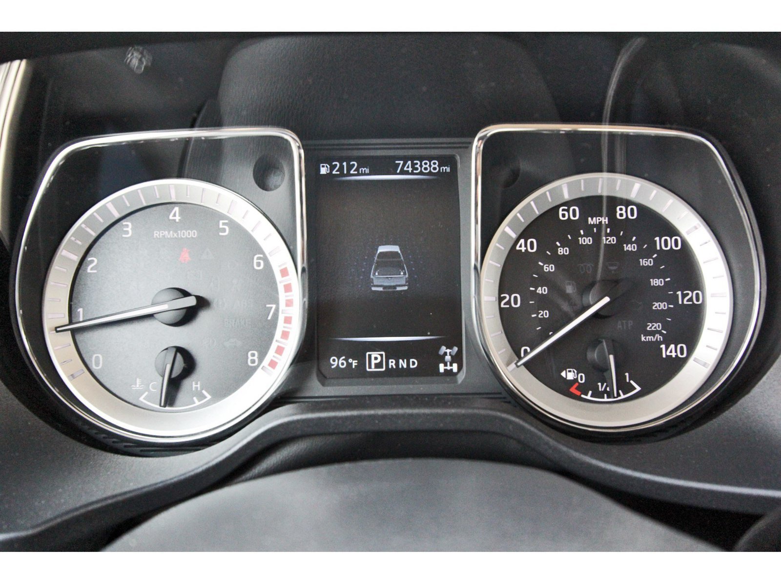 Used 2018 Nissan Titan SV AWD/4WD image 16