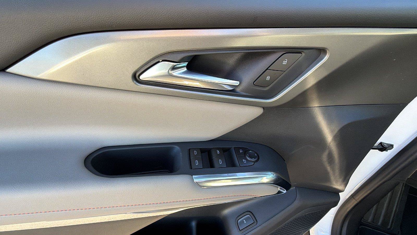 New 2027 Chevrolet Traverse LT FWD image 14
