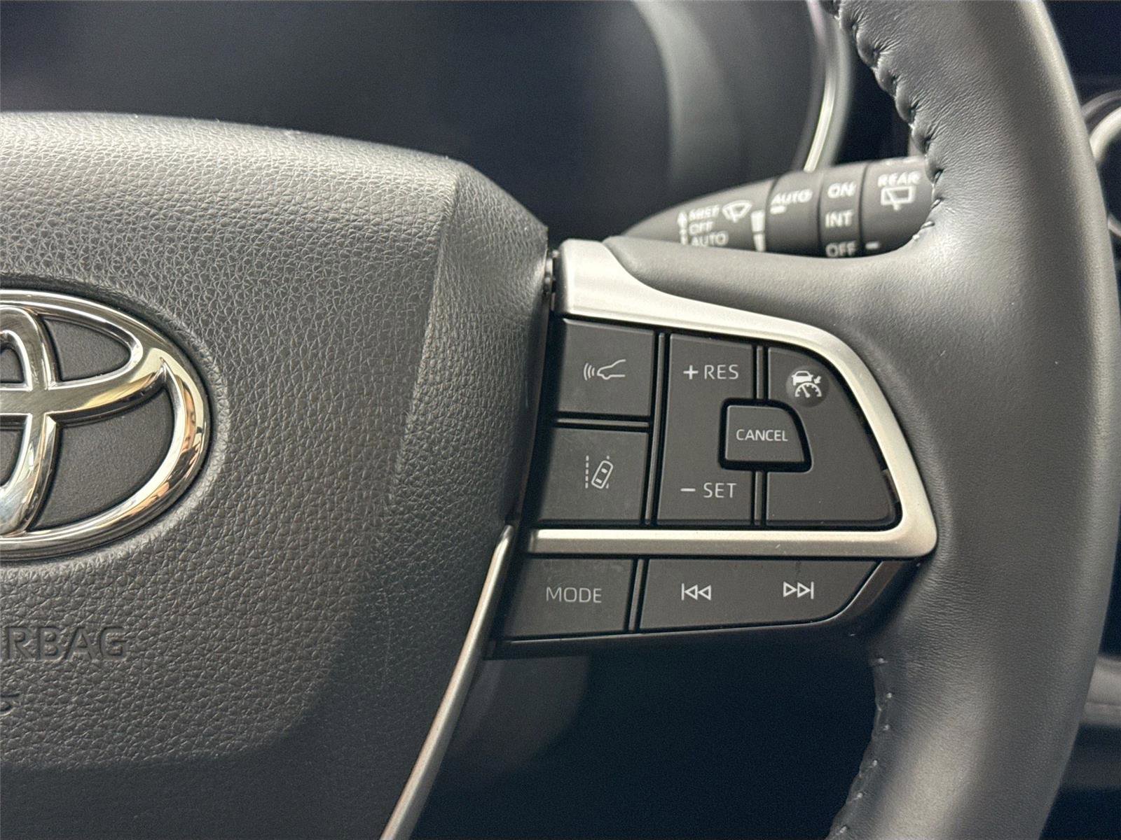 Used 2023 Toyota Highlander Platinum FWD image 20