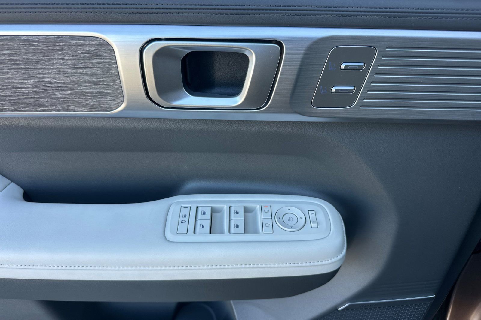 New 2025 Hyundai Santa Fe Limited image 11