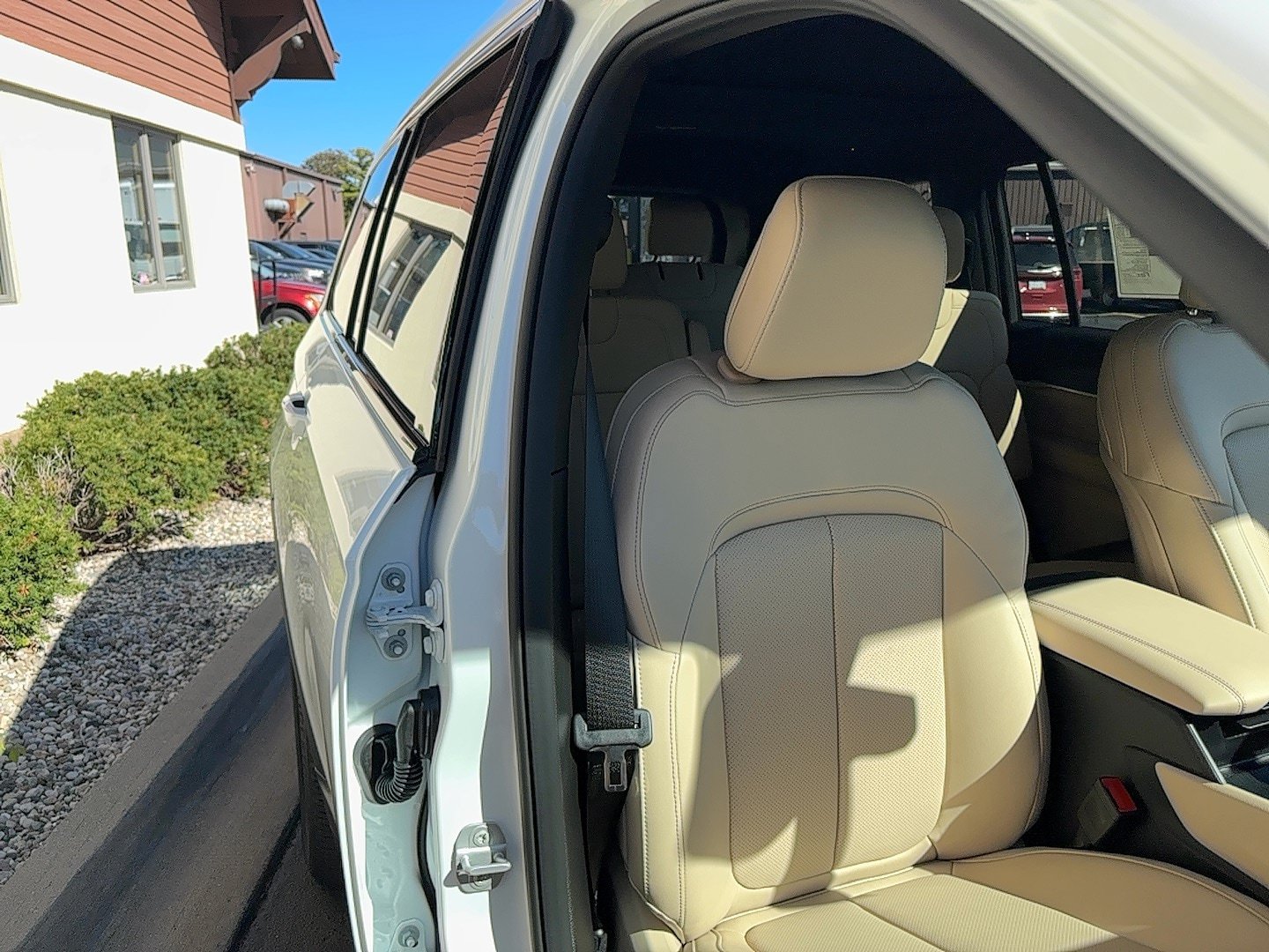 New 2027 Jeep Grand Cherokee L Limited AWD/4WD image 5