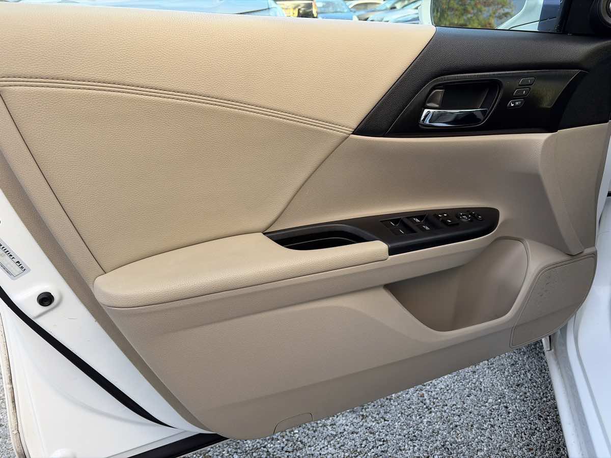 Used 2013 Honda Accord EX-L image 7