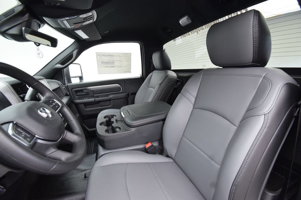 New 2026 RAM 3500 Tradesman AWD/4WD image 38