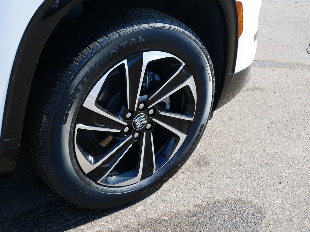 Used 2025 Buick Enclave Sport Touring image 9